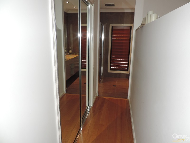 12 STENHOUSE COURT, Mount Low QLD 4818