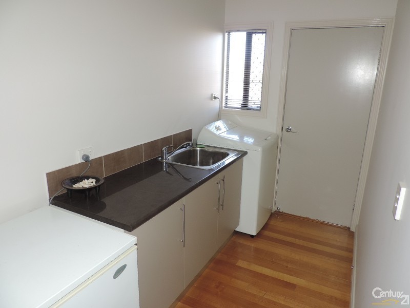 12 STENHOUSE COURT, Mount Low QLD 4818