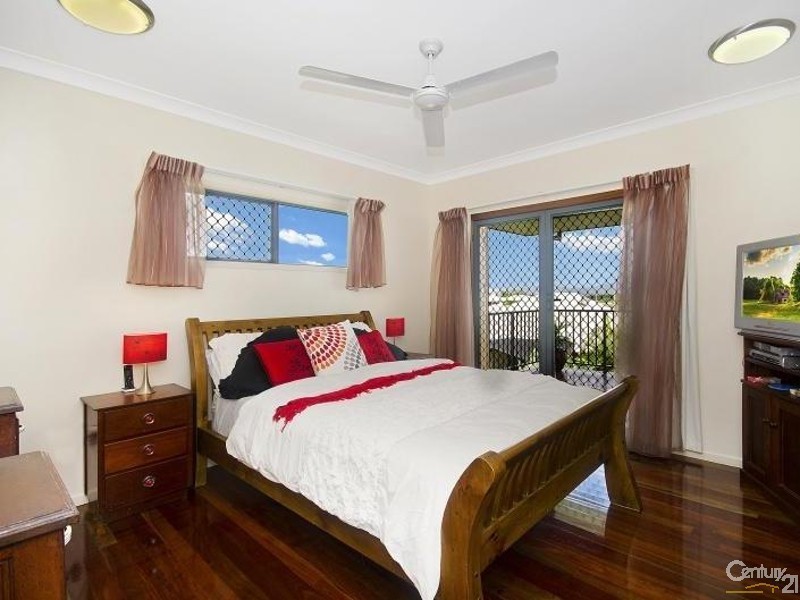 11 WIREGA CLOSE, Douglas QLD 4814