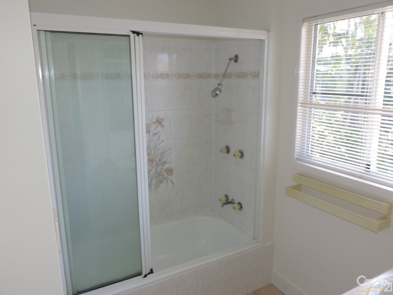 6/17 LOWTH STREET, Rosslea QLD 4812