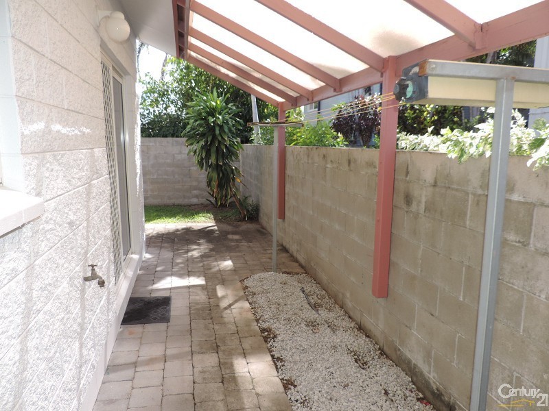 6/17 LOWTH STREET, Rosslea QLD 4812