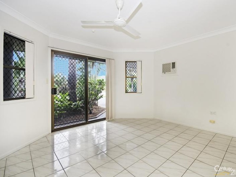 5 SANTAL DRIVE, Rasmussen QLD 4815