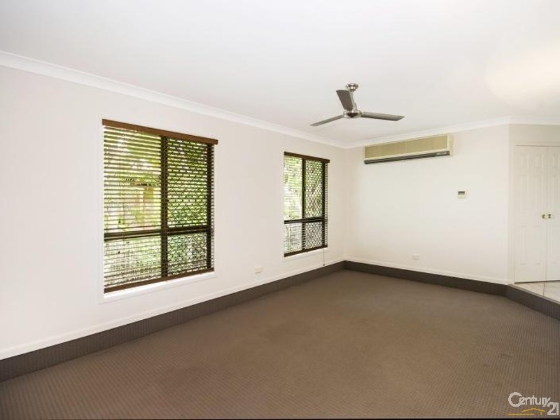 5 SANTAL DRIVE, Rasmussen QLD 4815