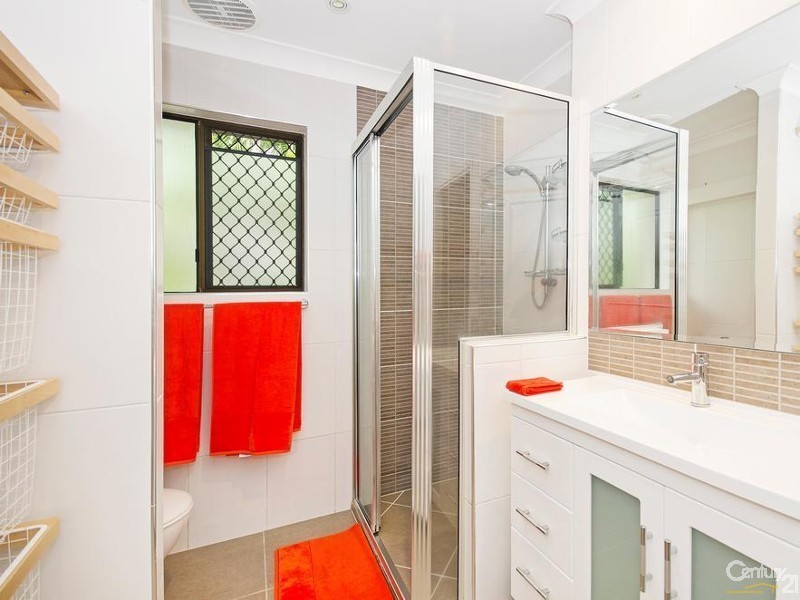 5 SANTAL DRIVE, Rasmussen QLD 4815