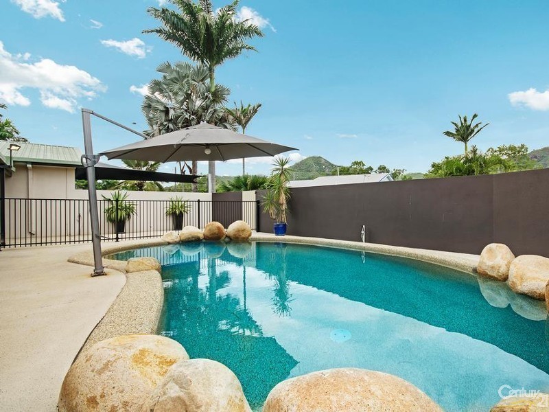 5 SANTAL DRIVE, Rasmussen QLD 4815