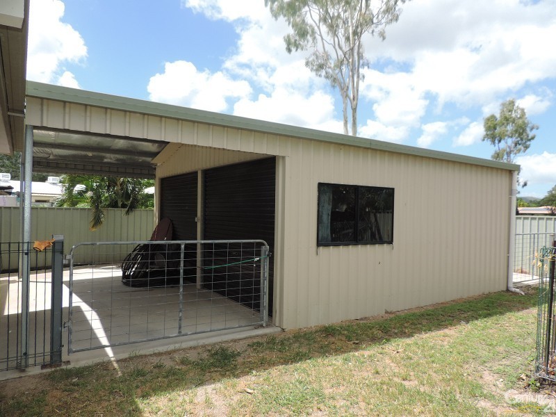 5 SANTAL DRIVE, Rasmussen QLD 4815