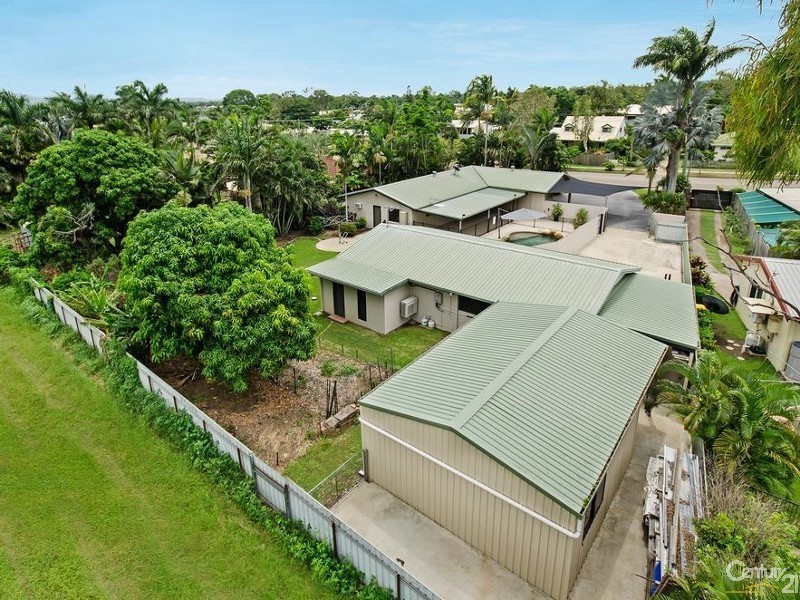 5 SANTAL DRIVE, Rasmussen QLD 4815