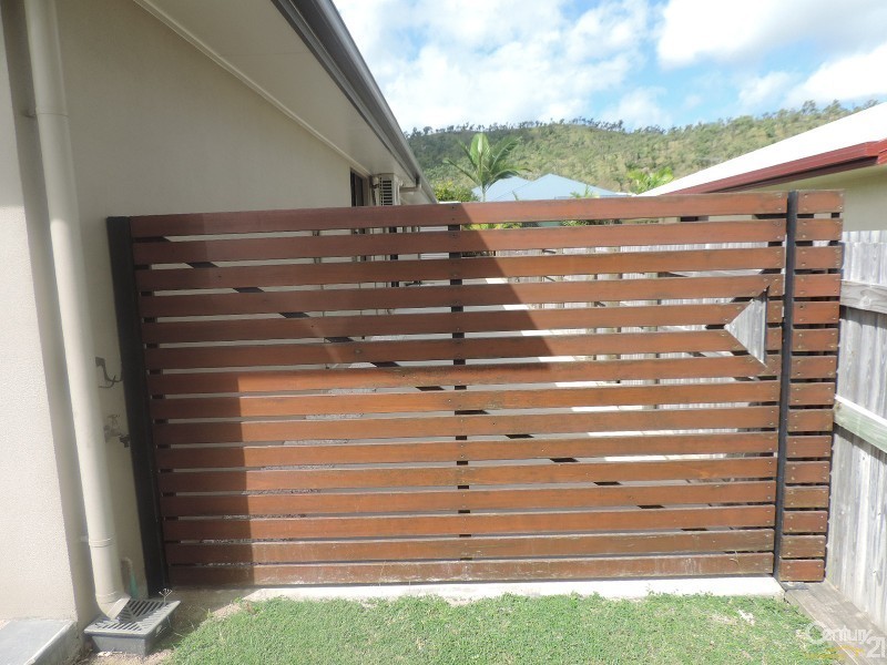 10 REDBANK COURT, Mount Louisa QLD 4814