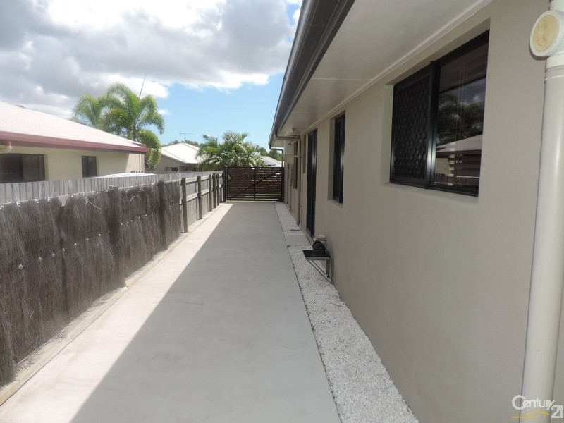 10 REDBANK COURT, Mount Louisa QLD 4814