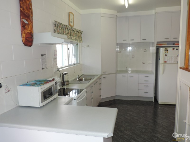 1 HAROLD STREET, West End QLD 4810