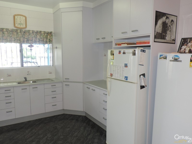 1 HAROLD STREET, West End QLD 4810