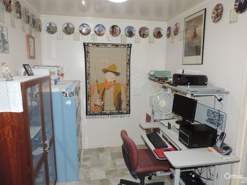 1 HAROLD STREET, West End QLD 4810