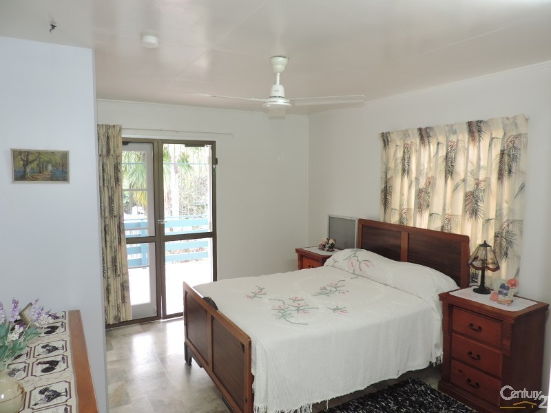 1 HAROLD STREET, West End QLD 4810