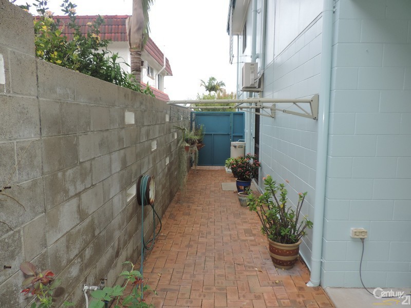 1 HAROLD STREET, West End QLD 4810