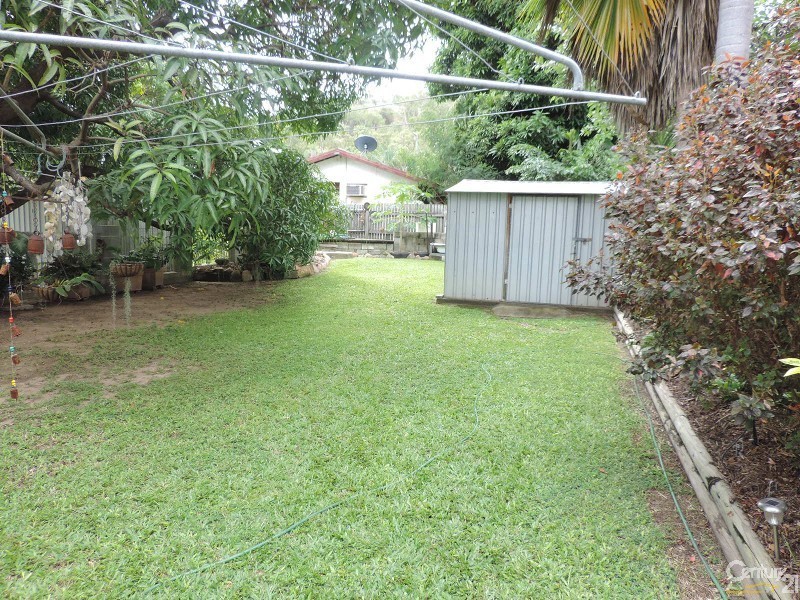 1 HAROLD STREET, West End QLD 4810