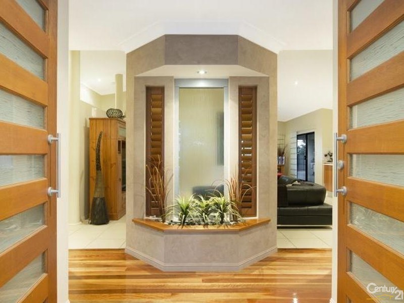 27 DUNGURRA PLACE, Bushland Beach QLD 4818