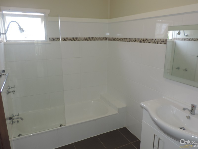 158 IRELAND STREET, Oonoonba QLD 4811