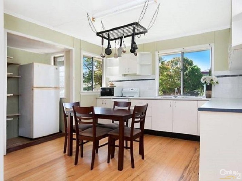 8 MUNROE STREET, Wulguru QLD 4811