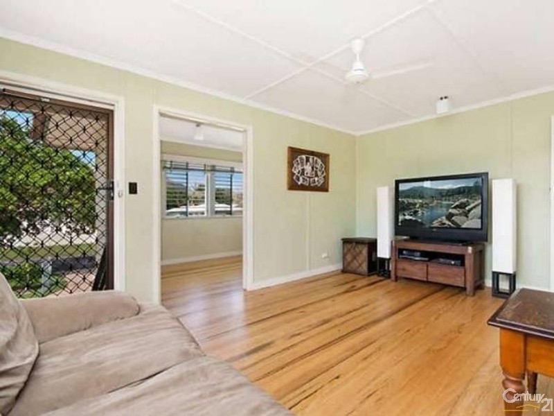 8 MUNROE STREET, Wulguru QLD 4811