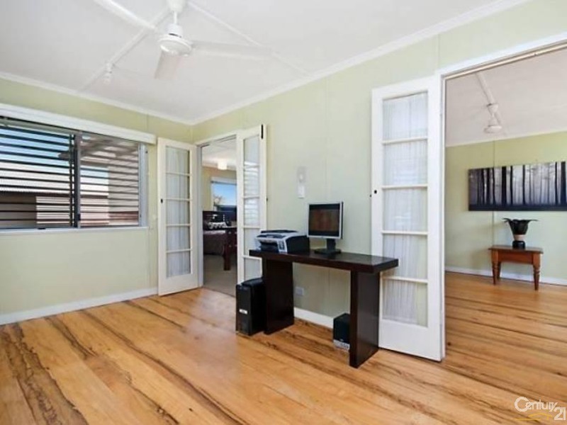 8 MUNROE STREET, Wulguru QLD 4811