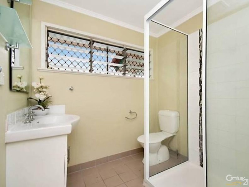 8 MUNROE STREET, Wulguru QLD 4811