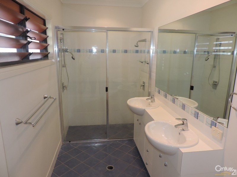 15 TIMBURY WAY, Mount Louisa QLD 4814