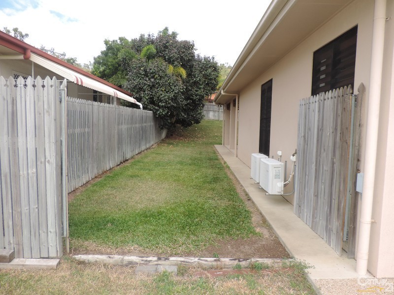 15 TIMBURY WAY, Mount Louisa QLD 4814