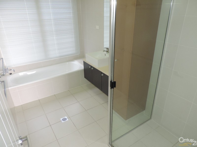 Bohle Plains QLD 4817