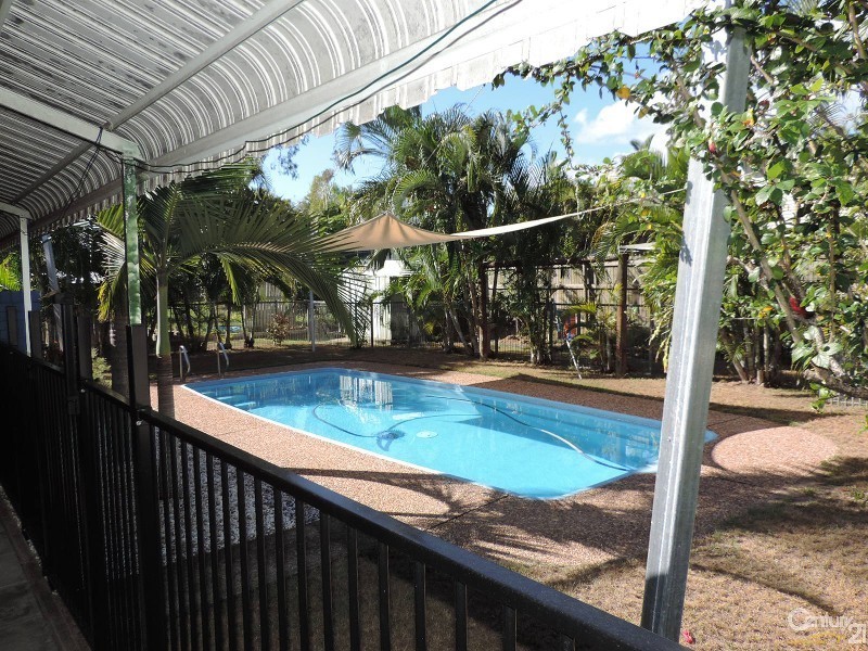 12 DYER STREET, Pallarenda QLD 4810