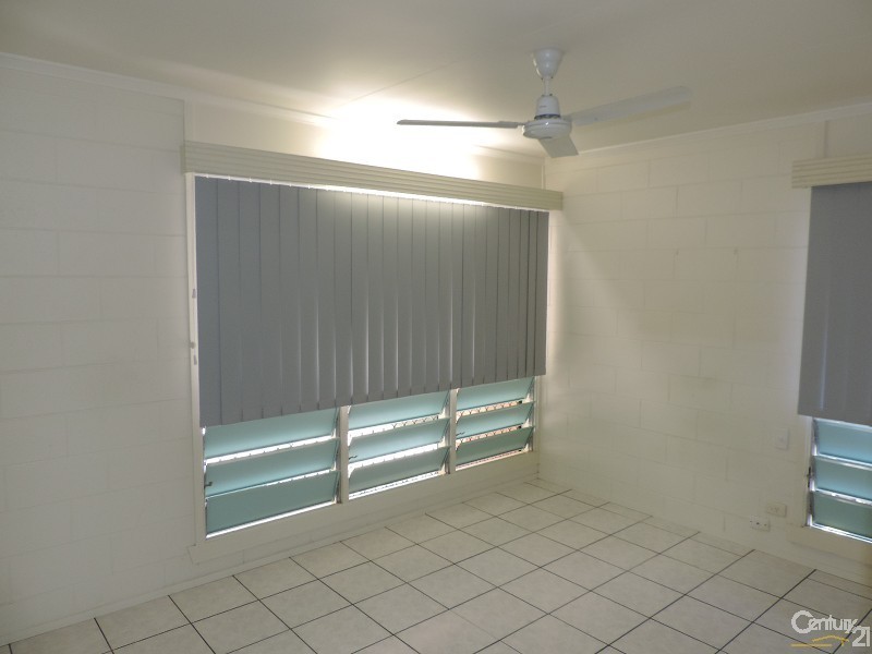 12 DYER STREET, Pallarenda QLD 4810