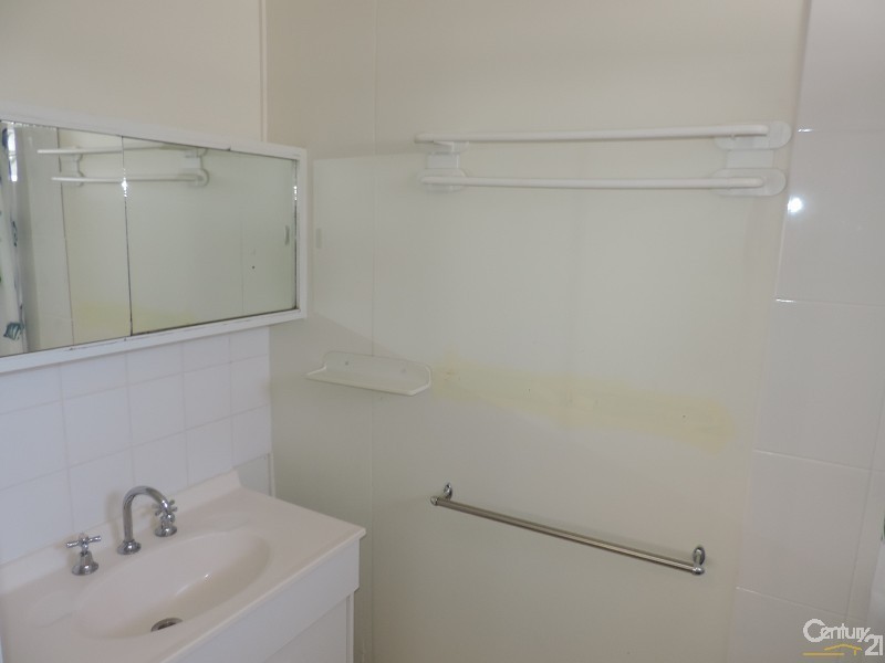 12 DYER STREET, Pallarenda QLD 4810