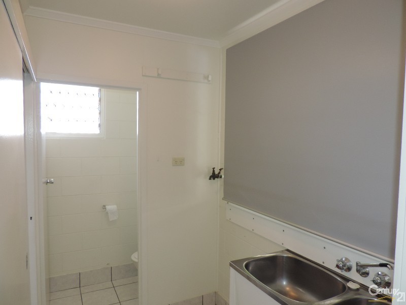 12 DYER STREET, Pallarenda QLD 4810