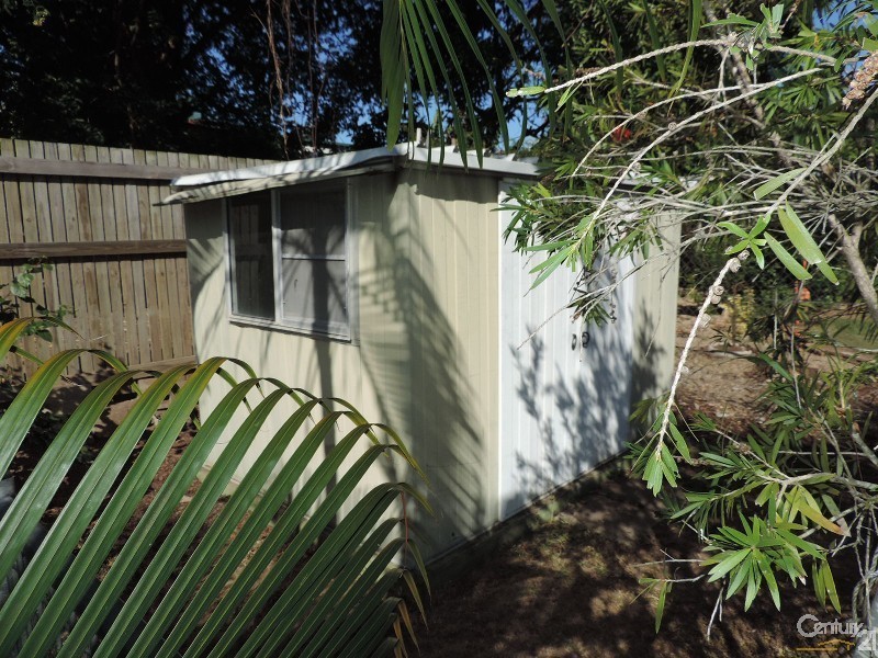 12 DYER STREET, Pallarenda QLD 4810