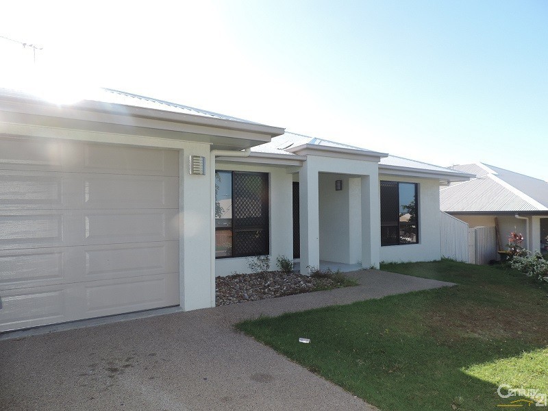 Bushland Beach QLD 4818