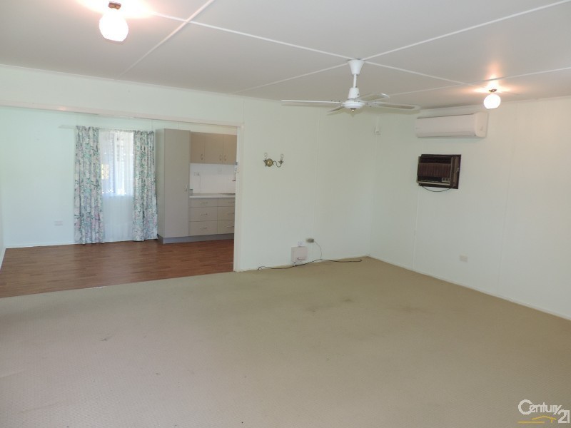 2 LANCASTER STREET, Garbutt QLD 4814