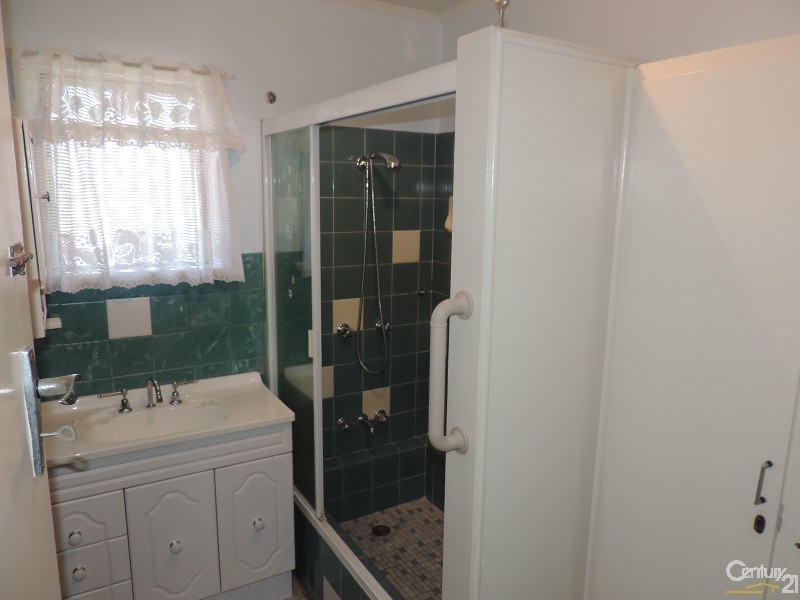 2 LANCASTER STREET, Garbutt QLD 4814