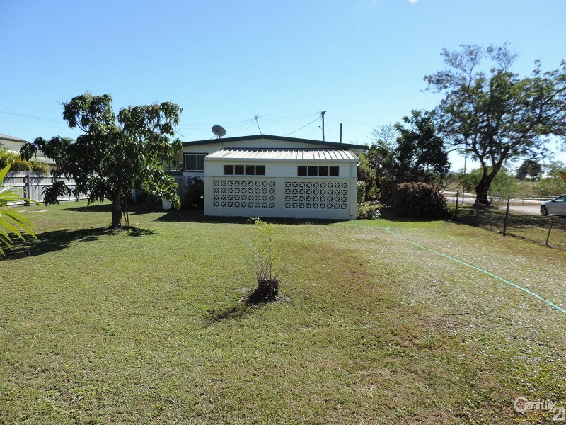 2 LANCASTER STREET, Garbutt QLD 4814