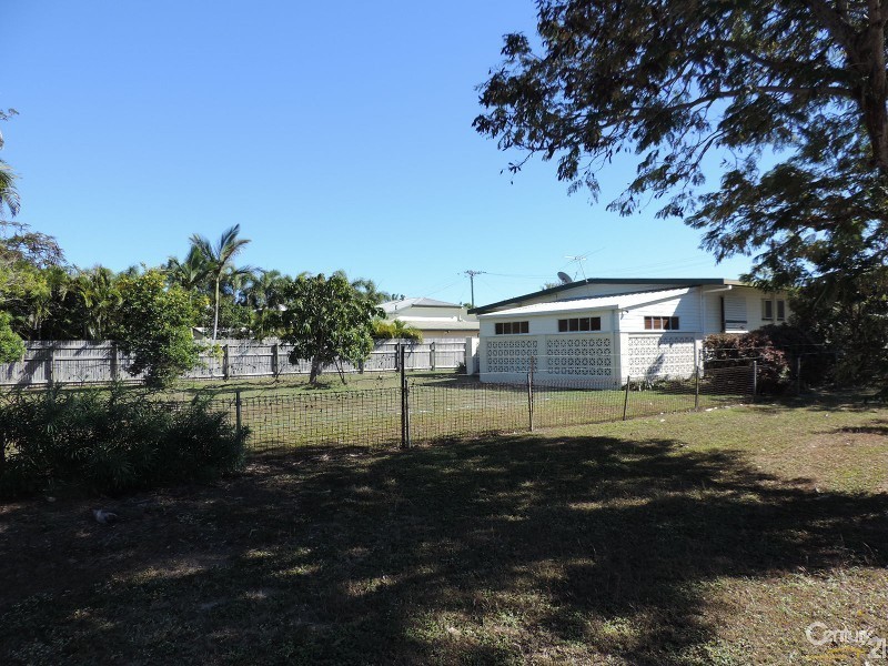 2 LANCASTER STREET, Garbutt QLD 4814