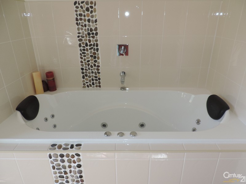 Bohle Plains QLD 4817