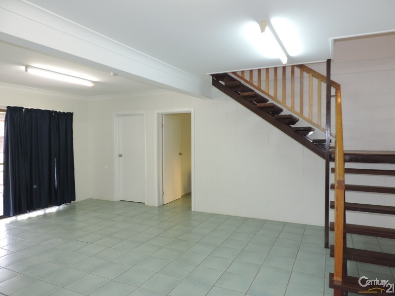 4 CATHERINE CRESCENT, Kelso QLD 4815