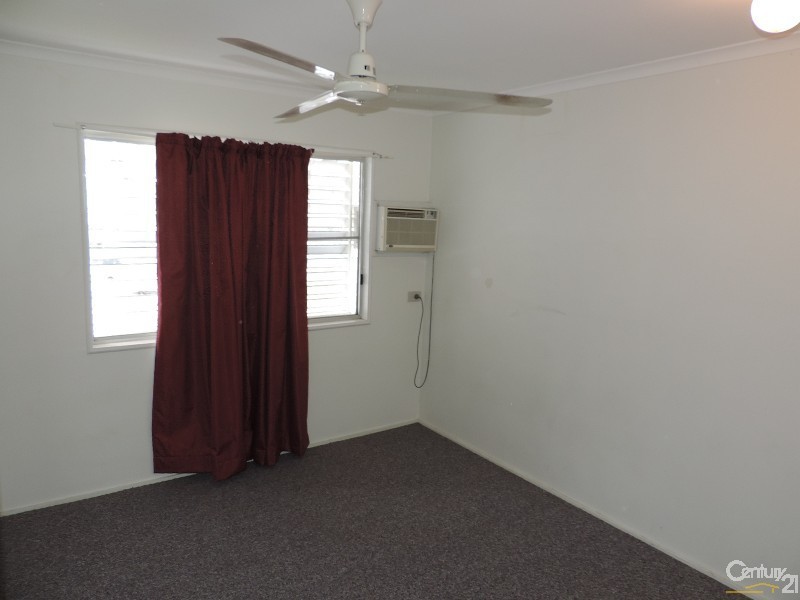 4 CATHERINE CRESCENT, Kelso QLD 4815