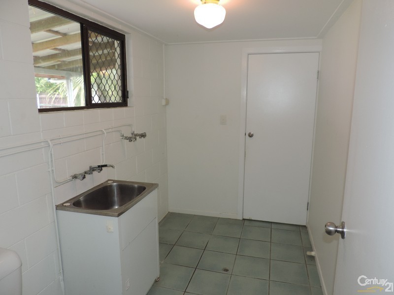 4 CATHERINE CRESCENT, Kelso QLD 4815