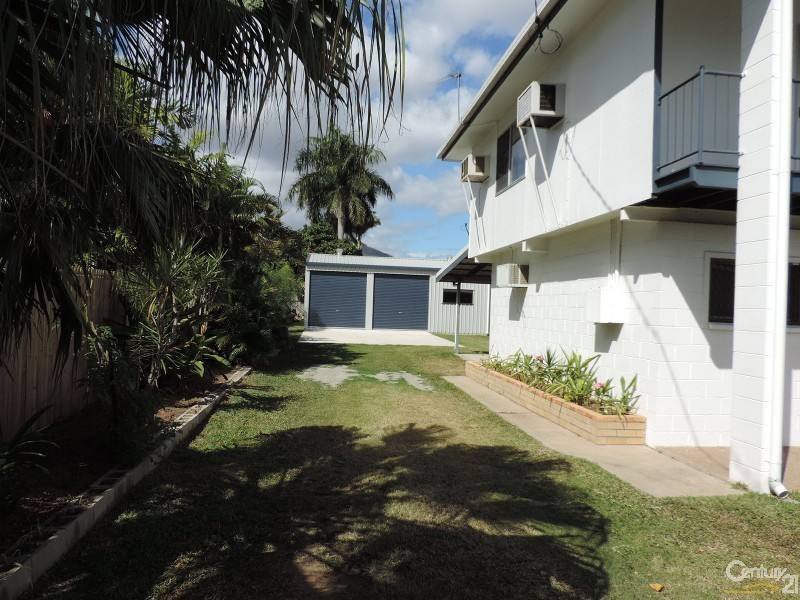 4 CATHERINE CRESCENT, Kelso QLD 4815