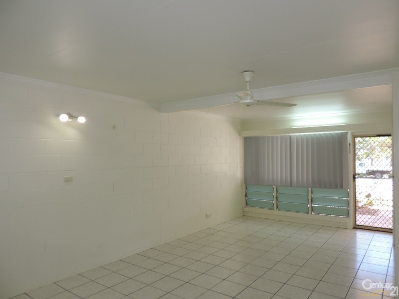 1/12 Dyer Street, Pallarenda QLD 4810