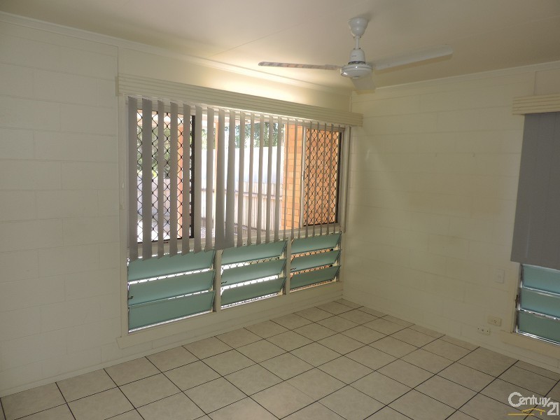 1/12 Dyer Street, Pallarenda QLD 4810