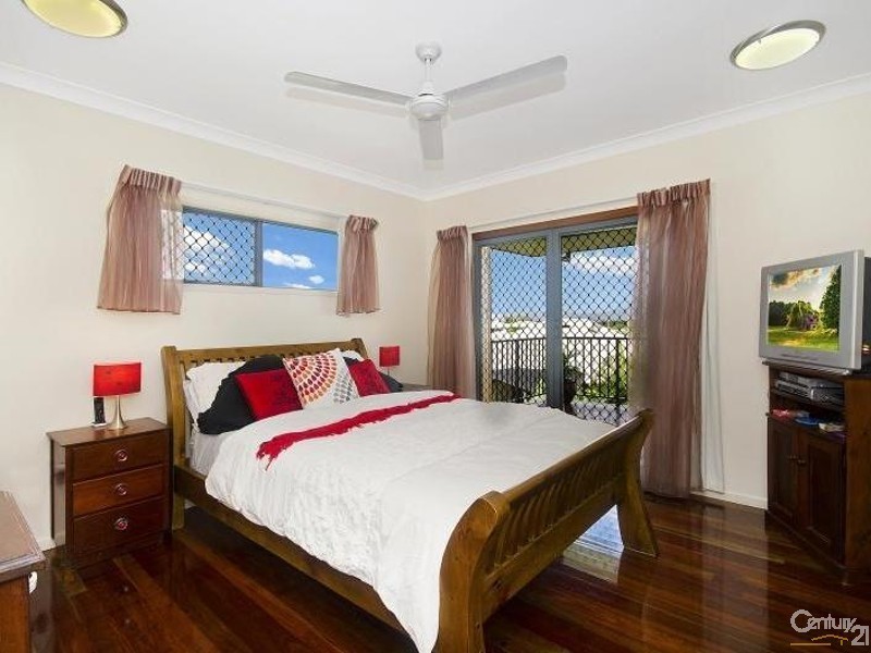 11 WIREGA CLOSE, Douglas QLD 4814