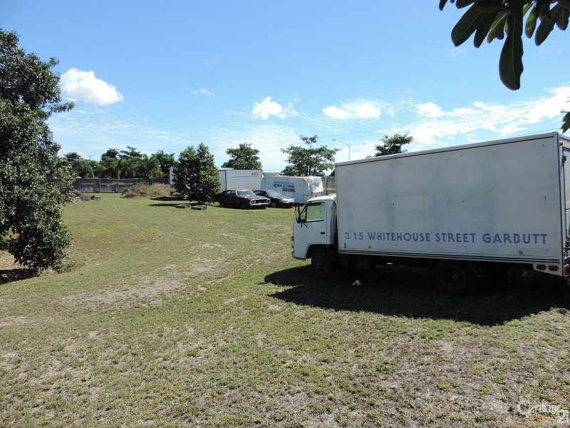 37 CORBETT STREET, Mount Louisa QLD 4814