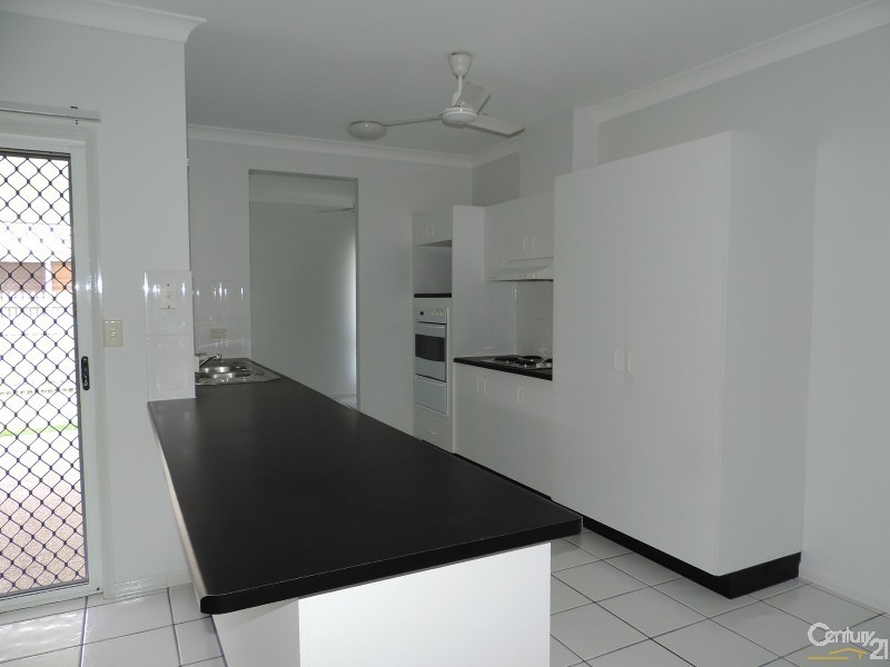 7 LAGUNA AVENUE, Kirwan QLD 4817