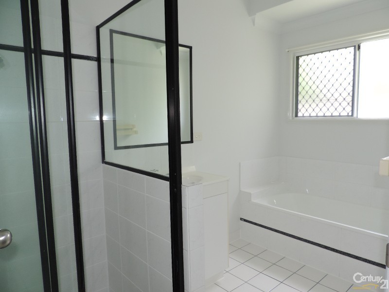 7 LAGUNA AVENUE, Kirwan QLD 4817