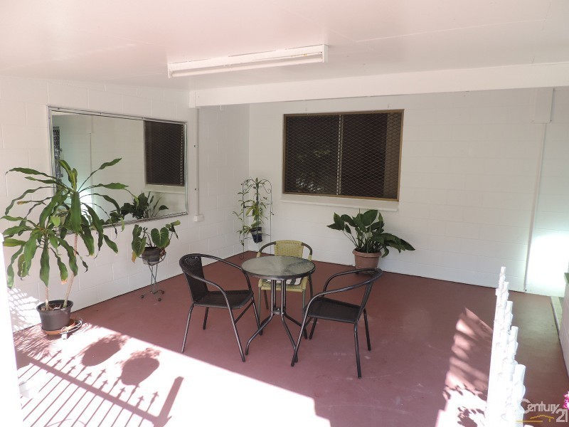 1/35 BAY STREET, Pallarenda QLD 4810